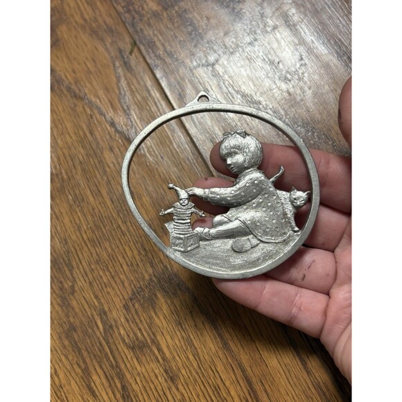 Quiet Time Collector Ornament 1988 | Pewter Christmas Ornaments | Handcrafted - Picture 6 of 7